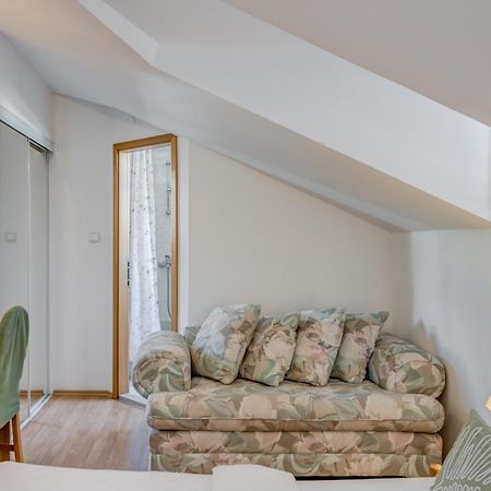 Pink Inn Podstrana Luaran gambar