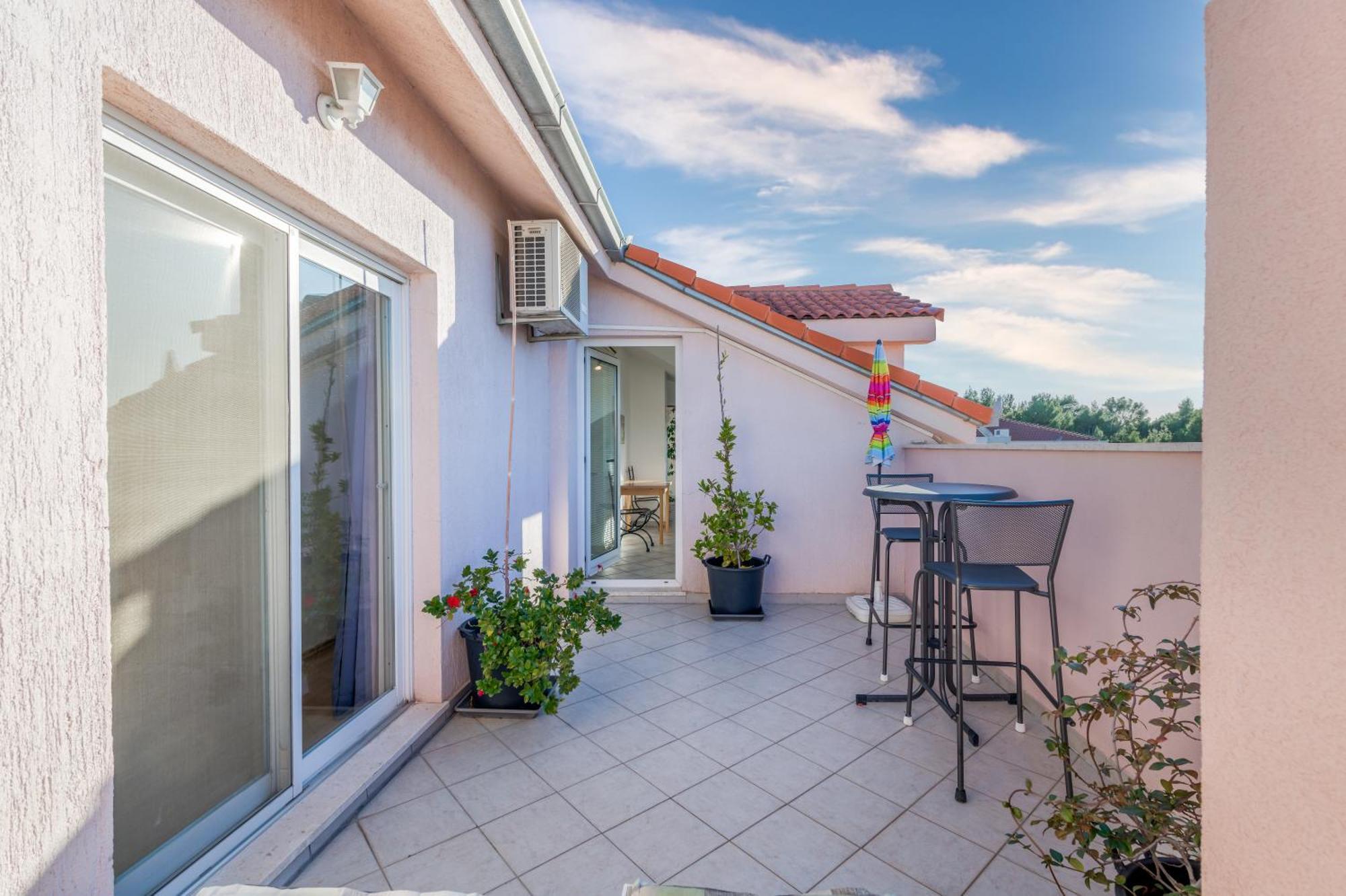Pink Inn Podstrana Luaran gambar